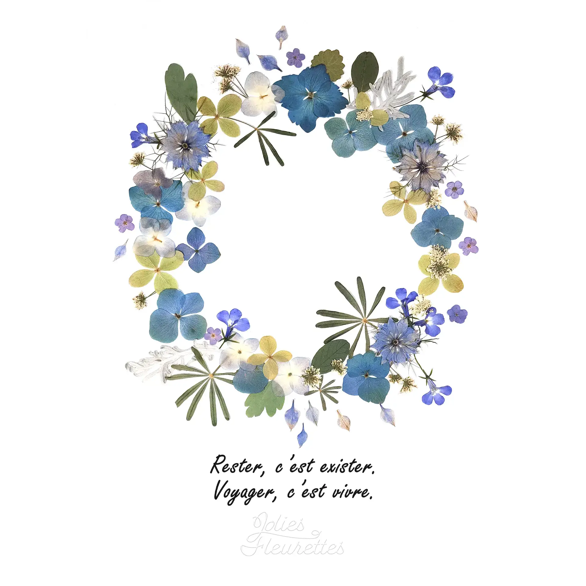Couronne végétale en fleurs pressées, nuances de bleu et de vert avec citation inspirante et chaleureuse