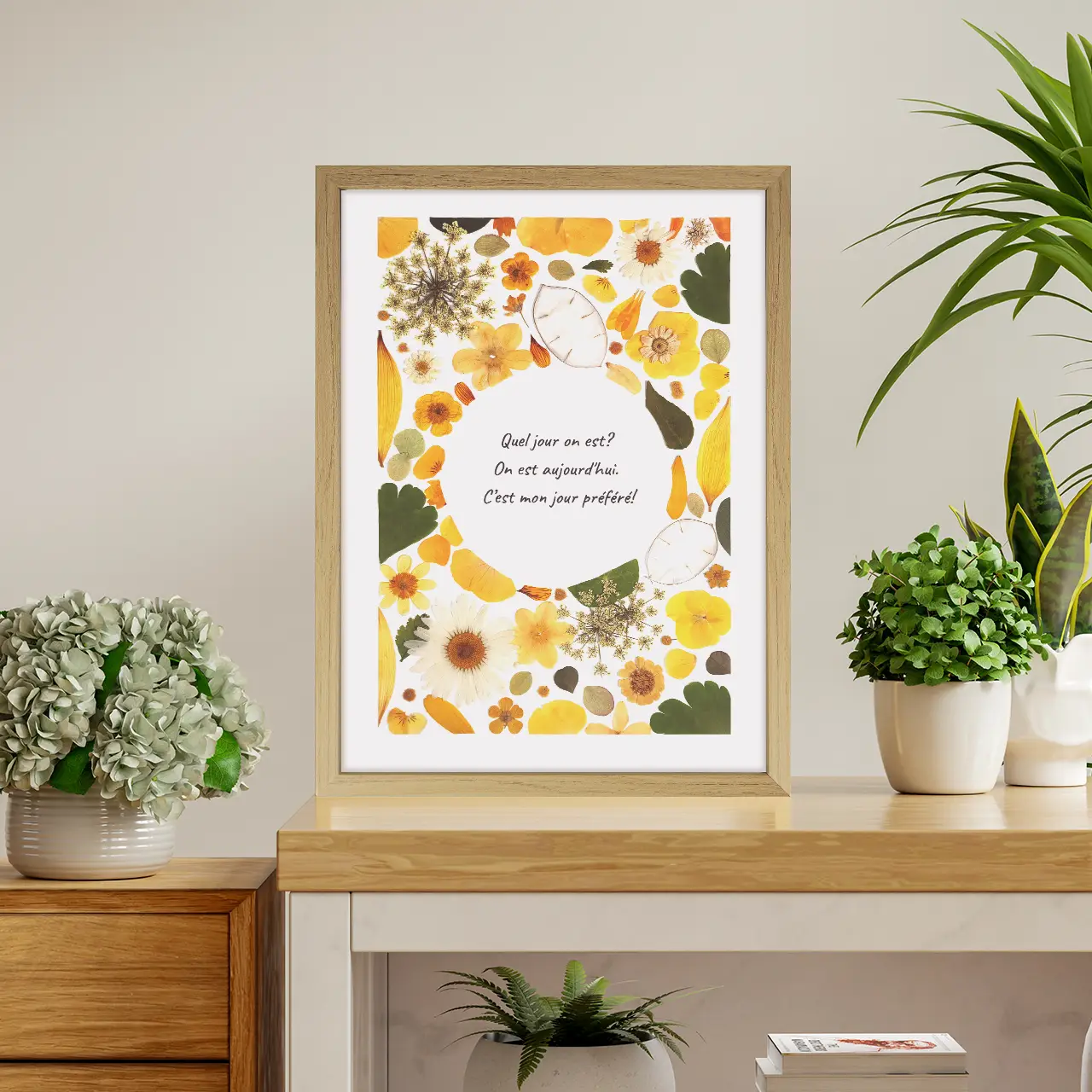 création d'herbier floral en fleurs jaunes pressées, style lumineux cadre bois clair